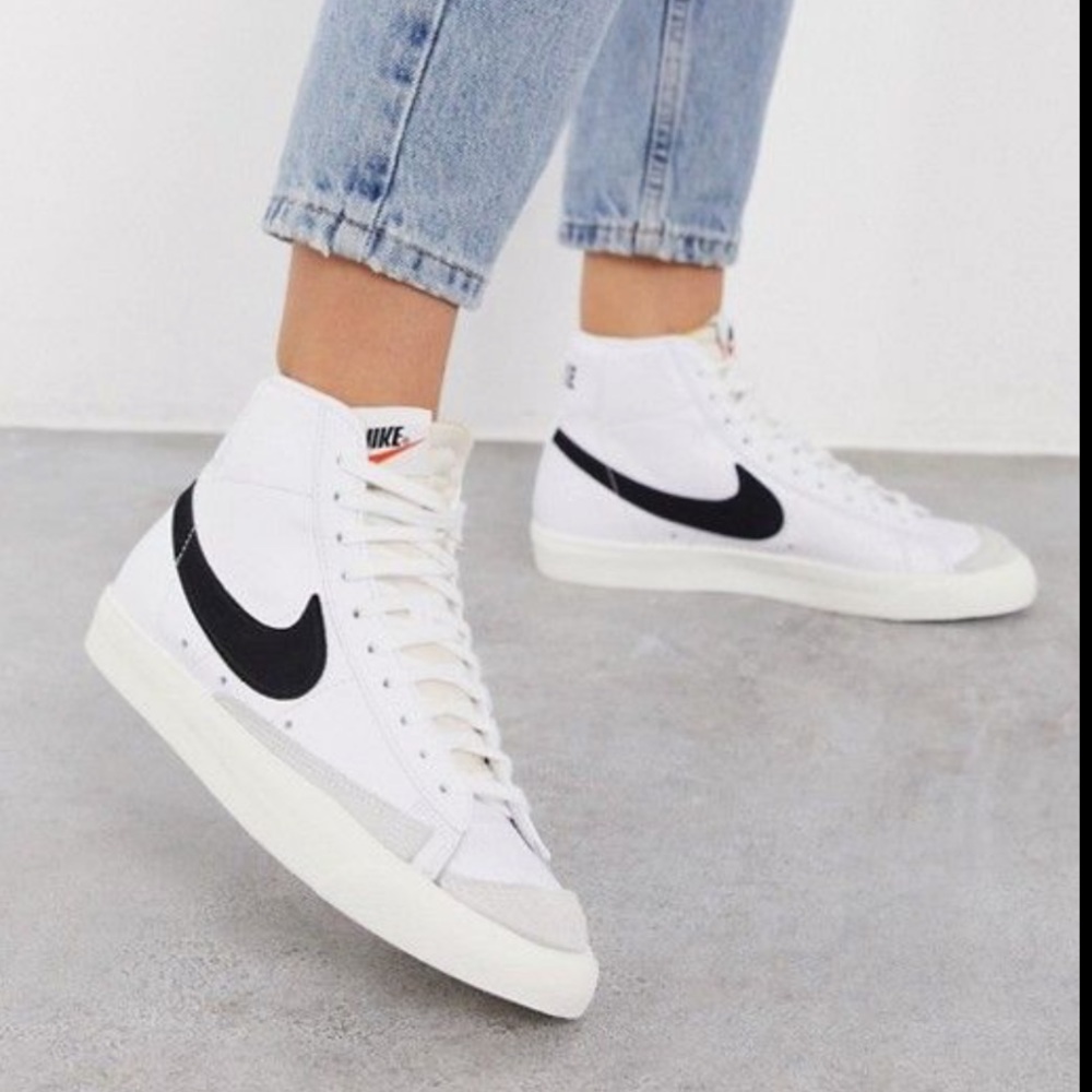 Nike high tops blazer Mid 77 size 6Y (youth) fits women 7 gently worn